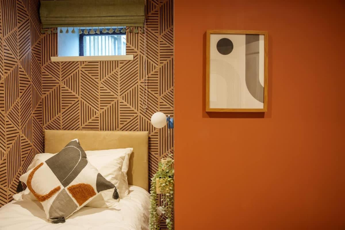 Hideaway - 2 Bed Near Station And Conference Centre *