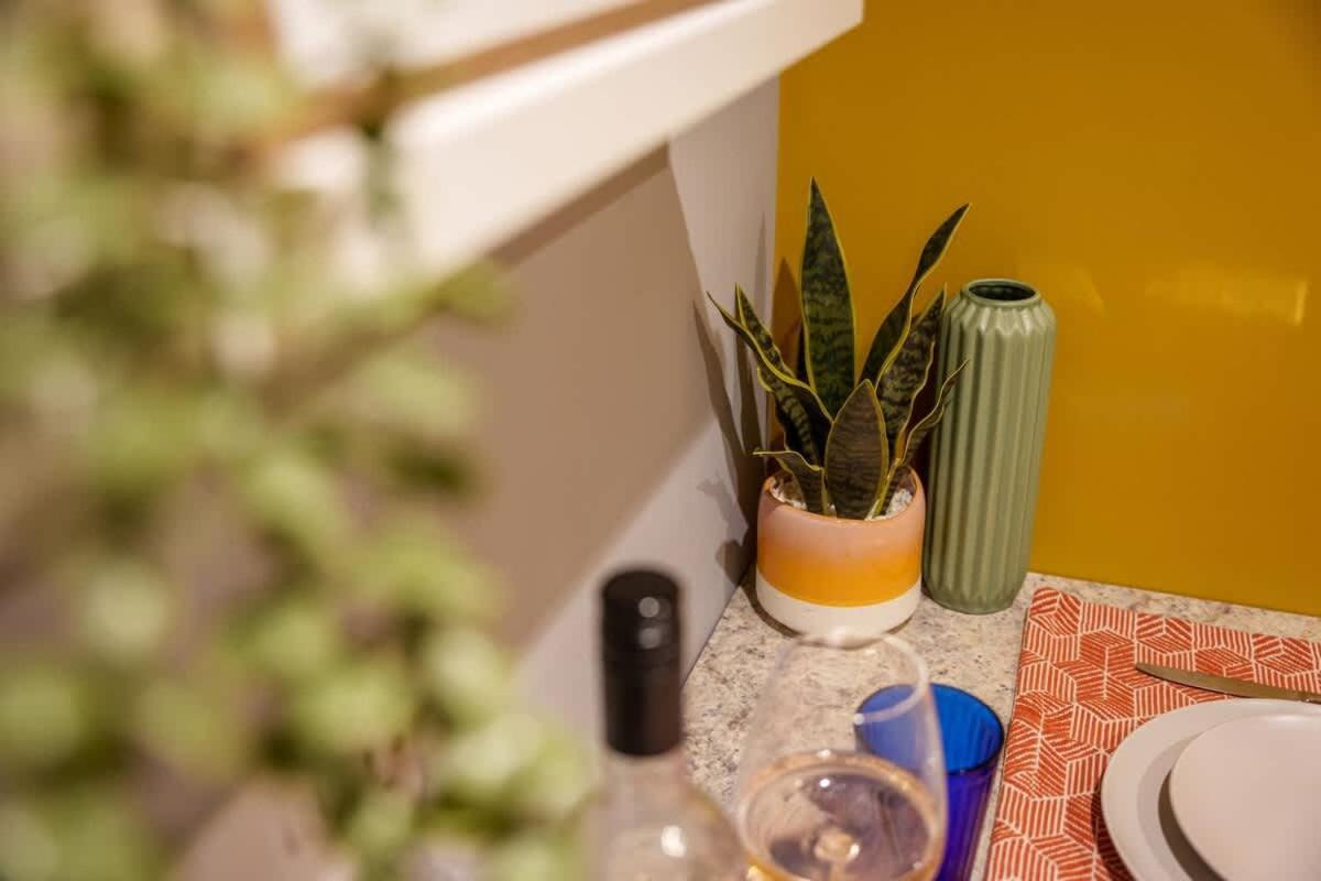 Apartment Hideaway - 2 Bed Near Station And Conference Centre