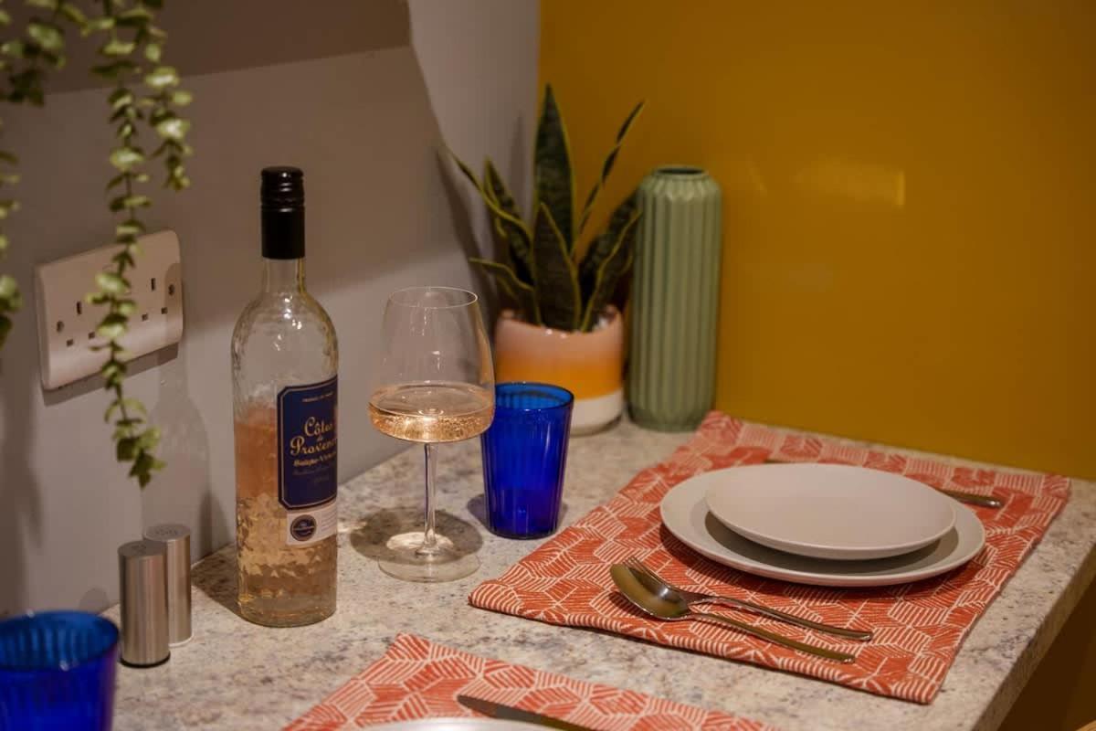 Apartment Hideaway - 2 Bed Near Station And Conference Centre *